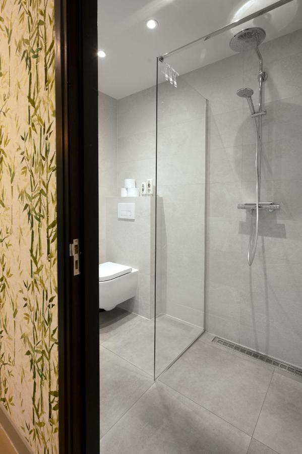 Zen-Bungalow No 1 Met Sauna En Hottub Rheezerveen Екстер'єр фото
